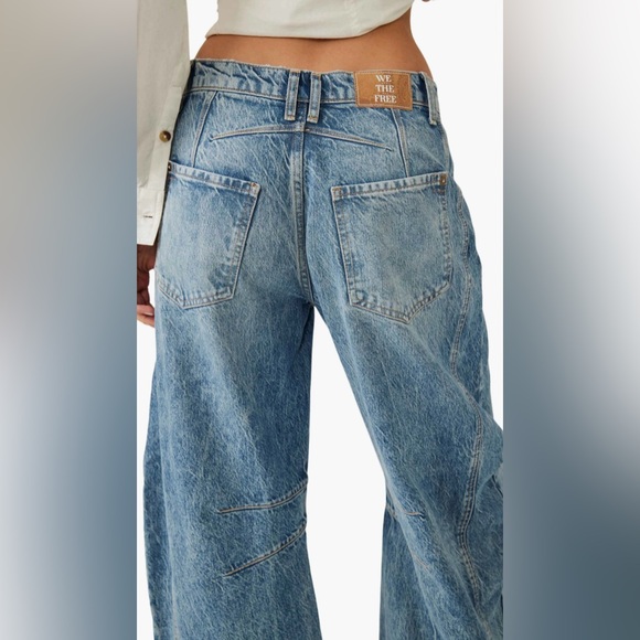 Free People structured barrel leg lends a fun retro shape. Vintage look seams. - Picture 9 of 10